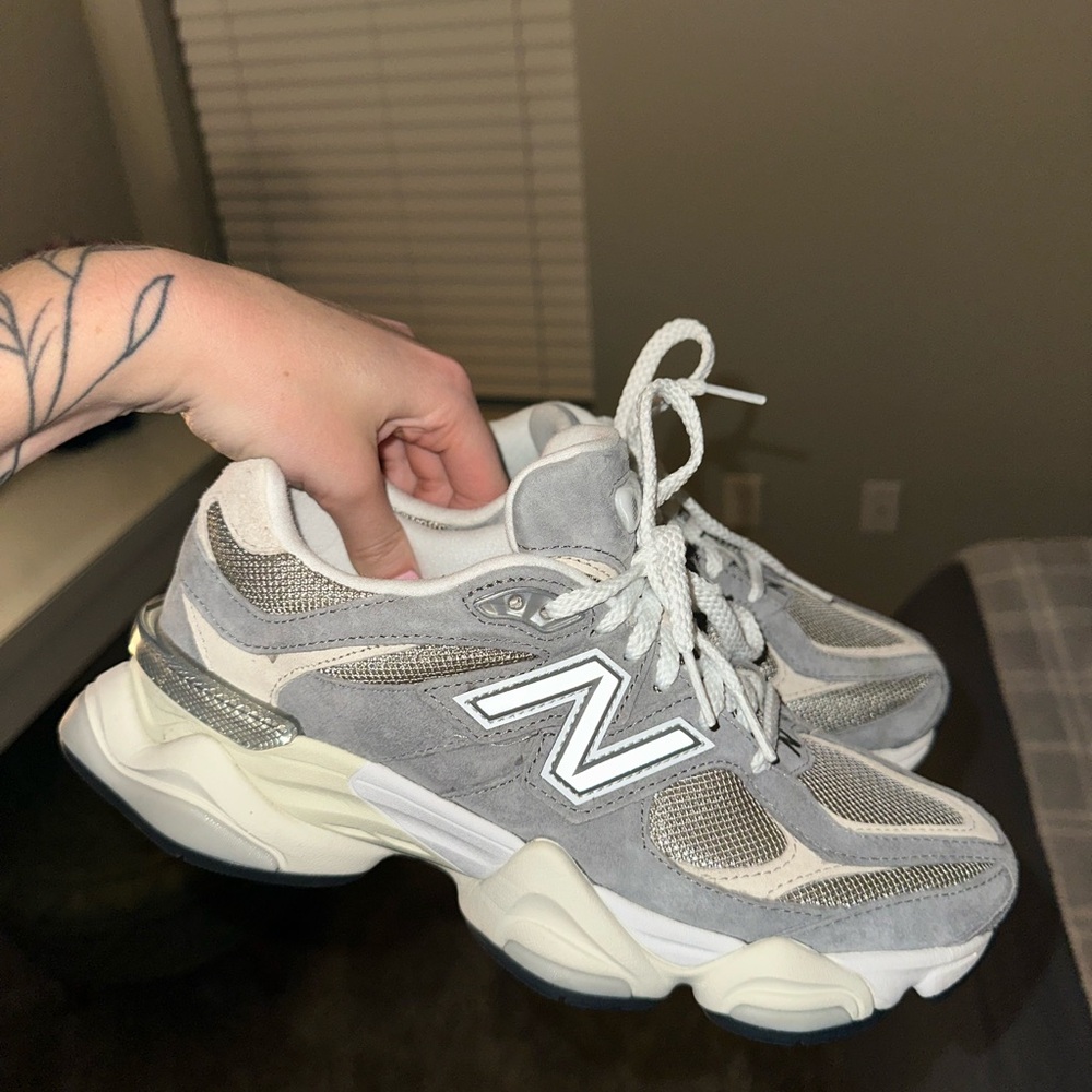 New Balance 9060 Shoes - Picture 2 of 5